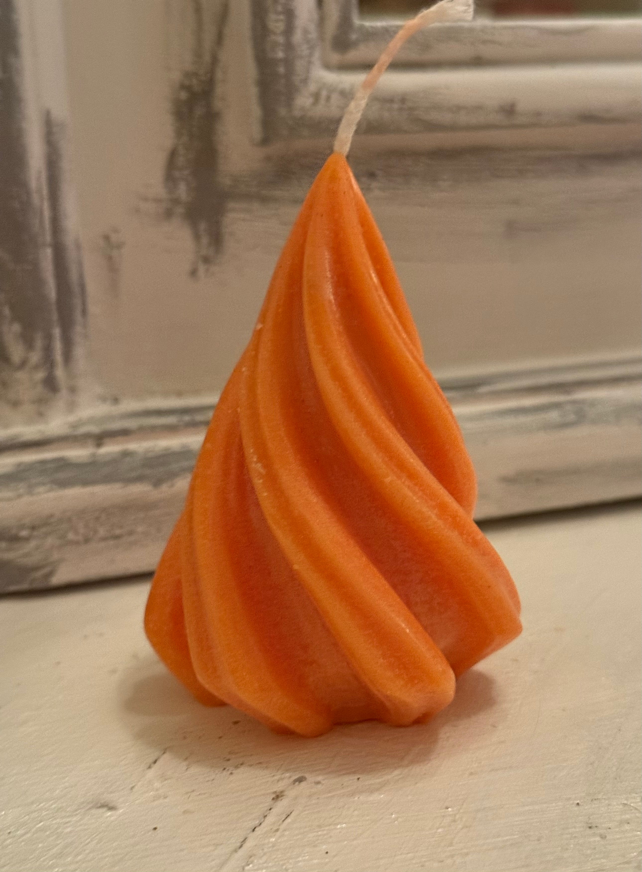 Festive Swirl Tree Soy Candles – Handmade Scented Christmas Decor | LOV Christmas Collection