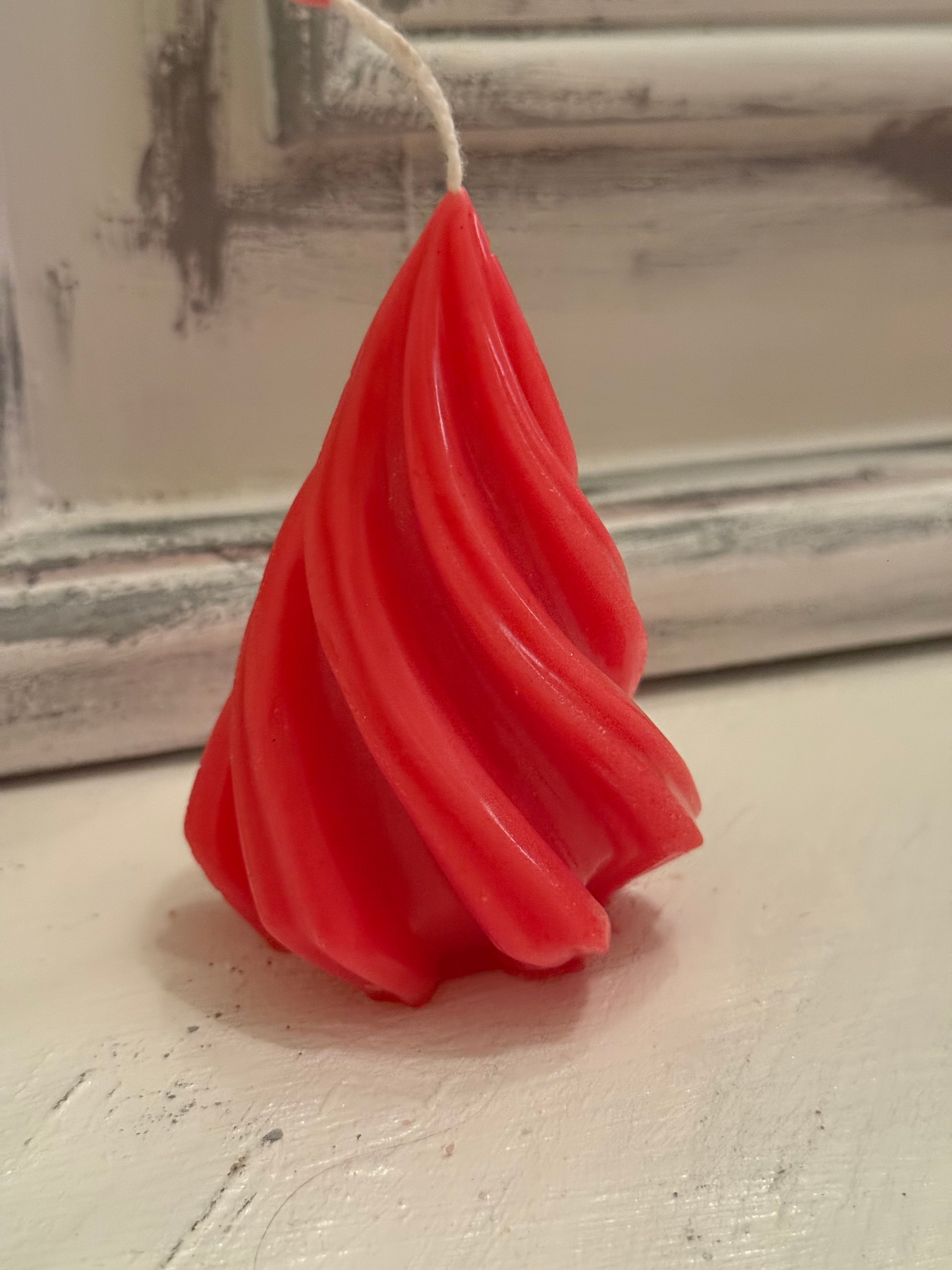 Festive Swirl Tree Soy Candles – Handmade Scented Christmas Decor | LOV Christmas Collection